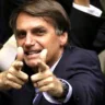 Bolsonaro é oficializado candidato e fala que é o 'patinho feio' da eleição