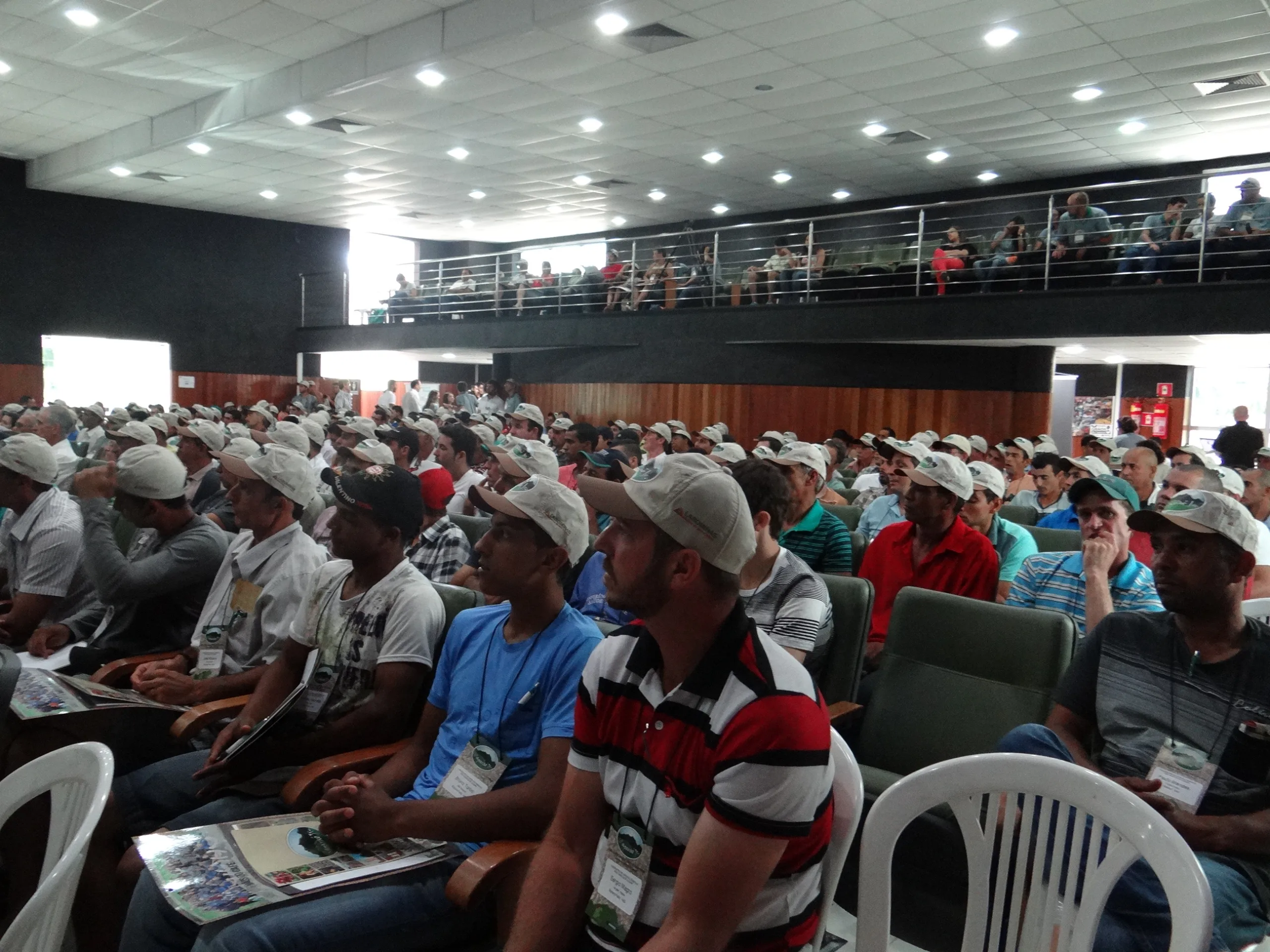 Cafeicultores debatem seca, cafés especiais e desafios do setor em Alegre