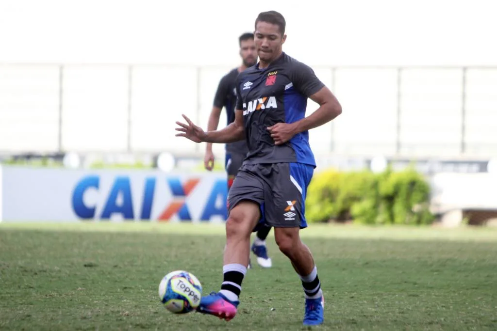 Jean comemora evolução técnica do Vasco e destaca clima de tranquilidade no clube