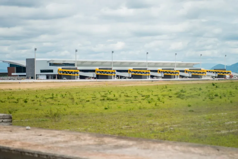 Visita as obras do novo aeroporto de Vitória