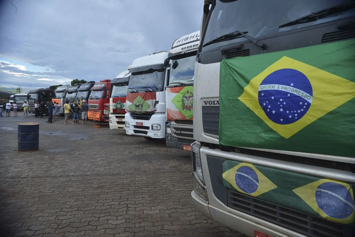 Movimento nacional dos caminhoneiro estão se organizando para manifestação em Brasília por melhores condições de trabalho. O objetivo é chegar ao DF com caminhões de todas as regiões (Valter Campanato/Agência Brasil)