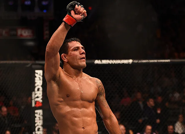 UFC anuncia que Rafael dos Anjos vai defender cinturão em 7 de julho