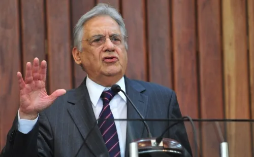 Fernando Henrique diz que Brasil precisa se reorganizar para voltar a crescer