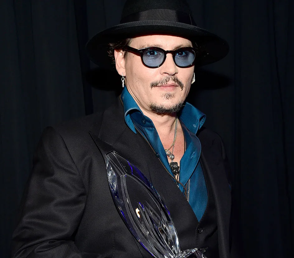 Johnny Depp envia parte do valor do divórcio direto para a caridade