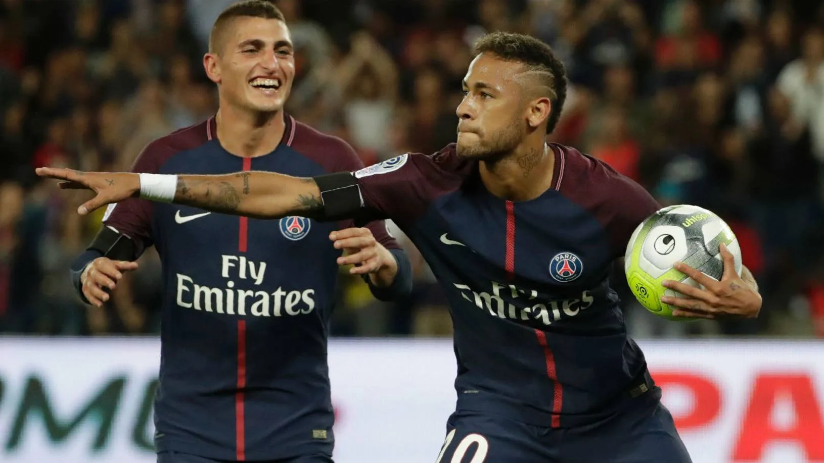 Neymar faz 2 de bola parada, encerra polêmica com Cavani e PSG atropela Bordeaux