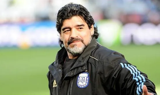 Maradona defende Bauza e diz que pedirá à Fifa para reduzir punição a Messi