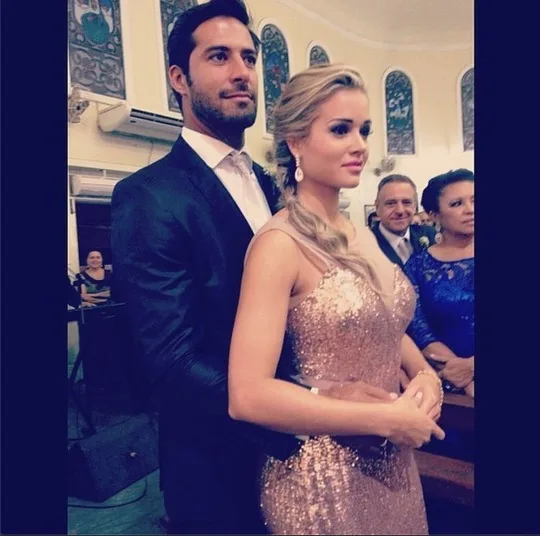 Tá chegando a hora: Aryane Steinkopf e Beto Malfacini distribuem convites de casamento