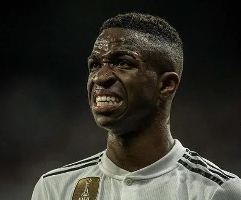 Com Vinicius Junior, Real Madrid tem mais quatro casos de covid-19 no elenco