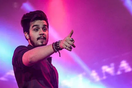 Luan Santana vai apresentar programa ao vivo na TV paga