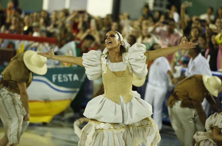 Desfile da Grande Rio celebra Ivete Sangalo