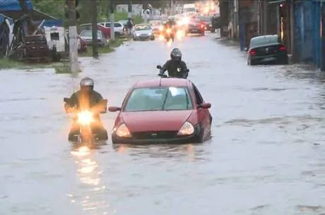 Frente fria avança e chuva causa estragos na região sudeste do Brasil