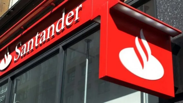 Bradesco e Santander encolhem crédito