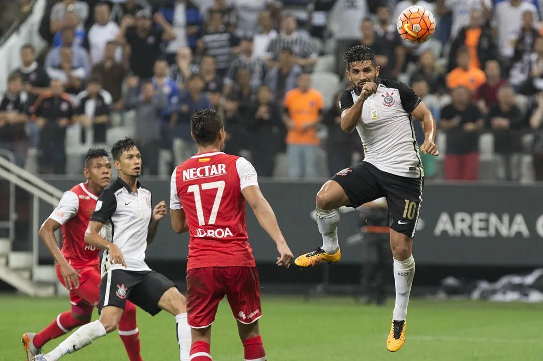 Corinthians se impõe, vence e assume topo isolado do Grupo 8 da Libertadores