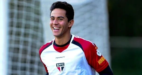 Renan, jogador do Sao Paulo durante o treino para partida contra o Goias, valida pela quarta rodada do Campeonato Brasileiro Serie-A 2013 – C. C. T. da Barra Funda – Barra Funda – Sao Paulo-SP – Brasil – 04/06/2013 – Foto: Djalma Vassao/Gazeta Press