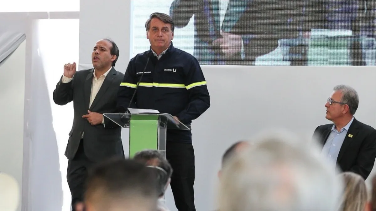 Durante evento em MG, Bolsonaro volta a atacar imprensa e não fala sobre Queiroz