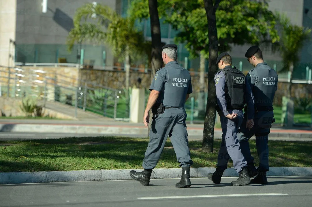 Vitória (ES) – Policiais militares de férias e de folga voltam às ruas em Vitória (Tânia Rêgo/Agência Brasil)