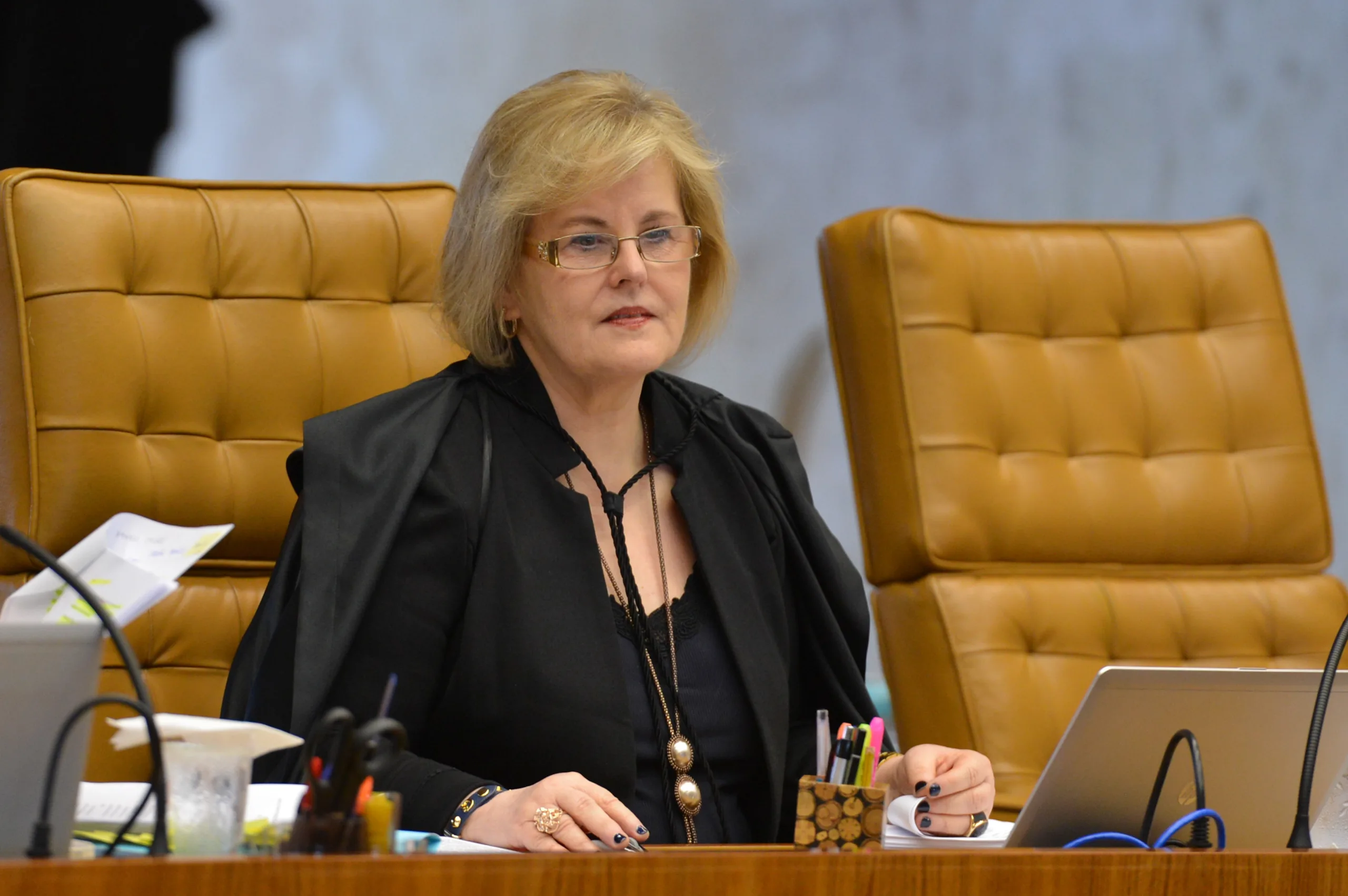 O Supremo Tribunal Federal (STF) realiza sessão plenária, para a análise e julgamento de processos em pauta. Na foto a ministra Rosa Weber (Fabio Rodrigues Pozzebom/Agência Brasil)