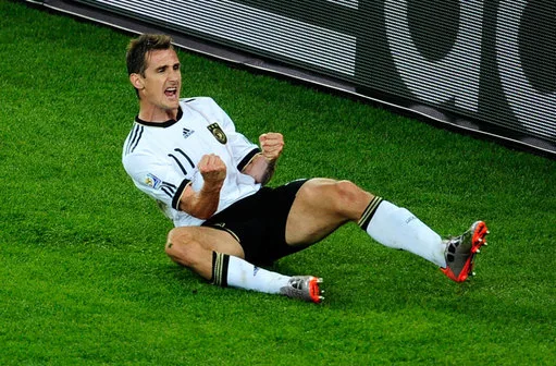 De olho em recorde, Klose estará na Copa do Brasil