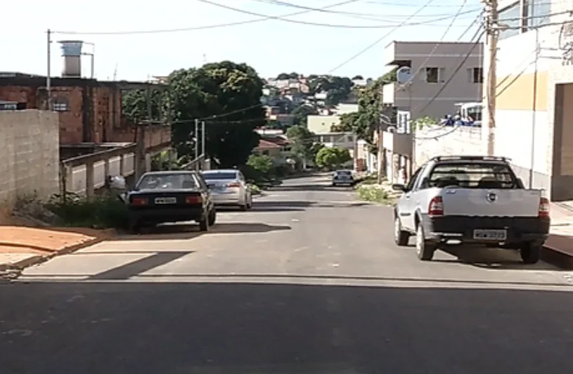 Homem tenta se esconder, mas é morto a tiros perto de campo de futebol em Cariacica