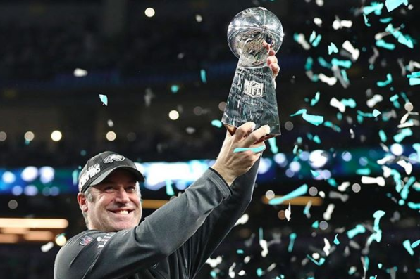 Philadelphia Eagles supera New England Patriots e conquista 1º Super Bowl