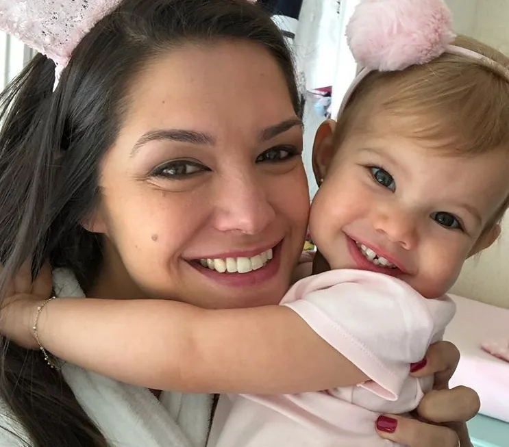 Thais Fersoza faz homenagem para a filha no dia de seu aniversário: 'Preencheu e fez transbordar os nossos corações!'