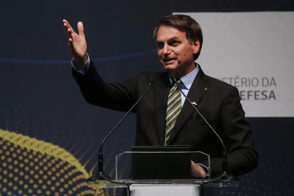 O presidente Jairo Bolsonaro e autoridades participam de cerimônia de conclusão do processo de união das partes do Submarino Himaitá, na Base de Submarinos de Itaguaí,