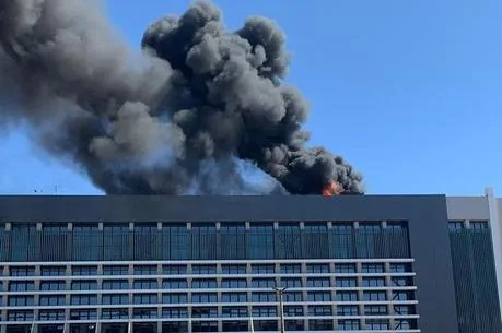 Incêndio atinge hospital particular em Brasília, mas fogo já está controlado