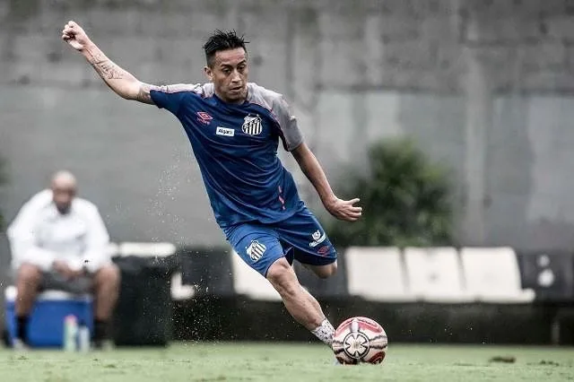 Fifa condena Cueva e Pachuca ao pagamento de mais de R$ 37 milhões ao Santos