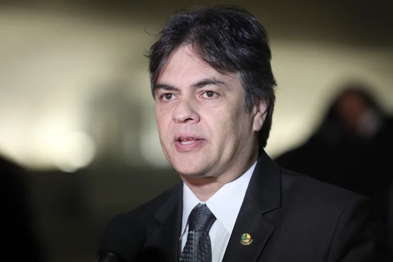 Líder do PSDB tentará novamente criar CPI dos Fundos de Pensão