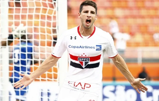 Calleri marca no fim, encerra jejum e dá vitória ao São Paulo no Pacaembu