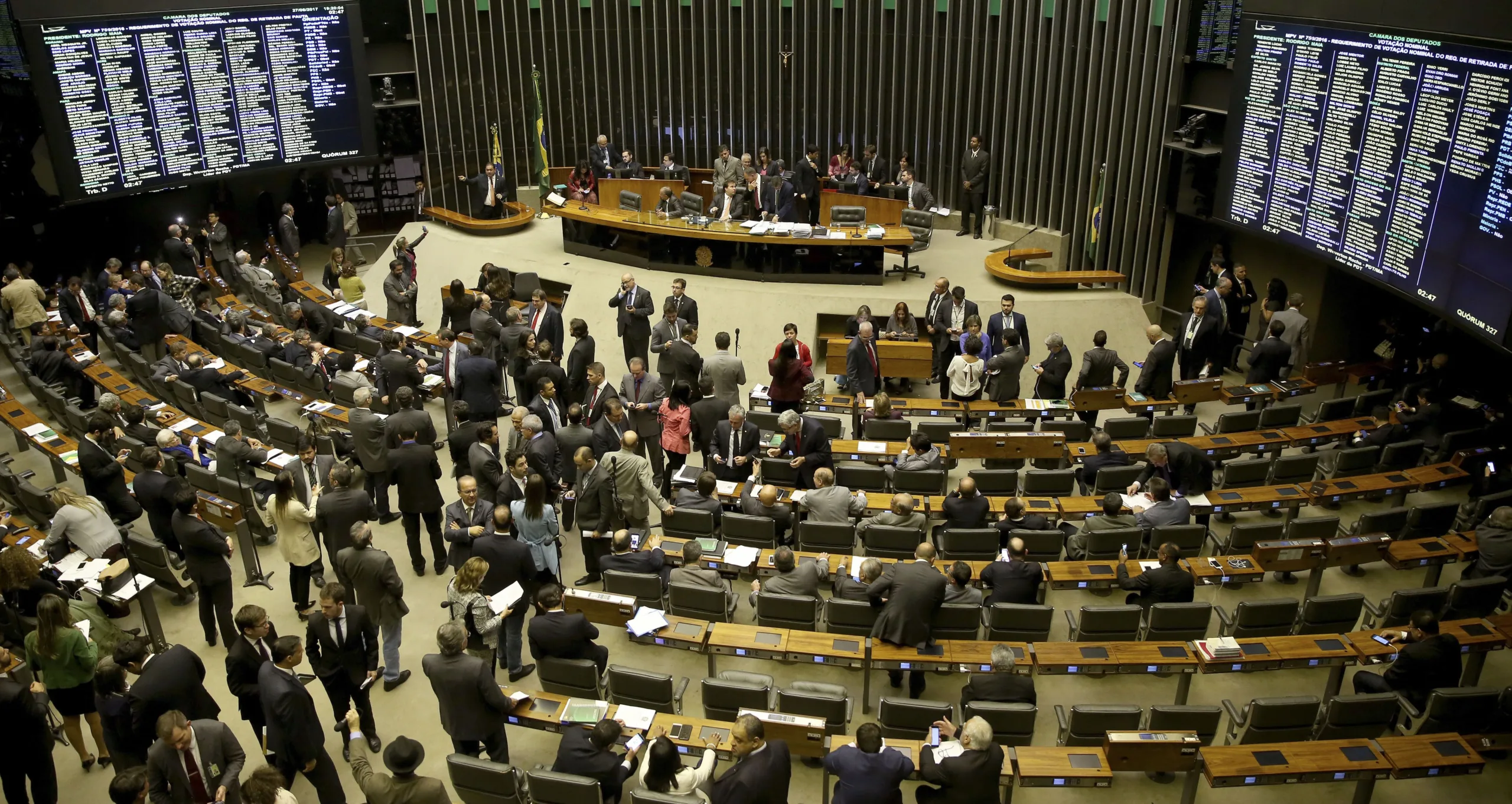 Brasília – Sessão da Câmara dos Deputados para analisar medidas provisórias que trancam a pauta (Wilson Dias/Agência Brasil)