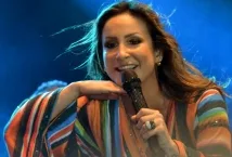 Claudia Leitte cobrou R$ 700 mil para se apresentar no Réveillon em Salvador, diz jornal