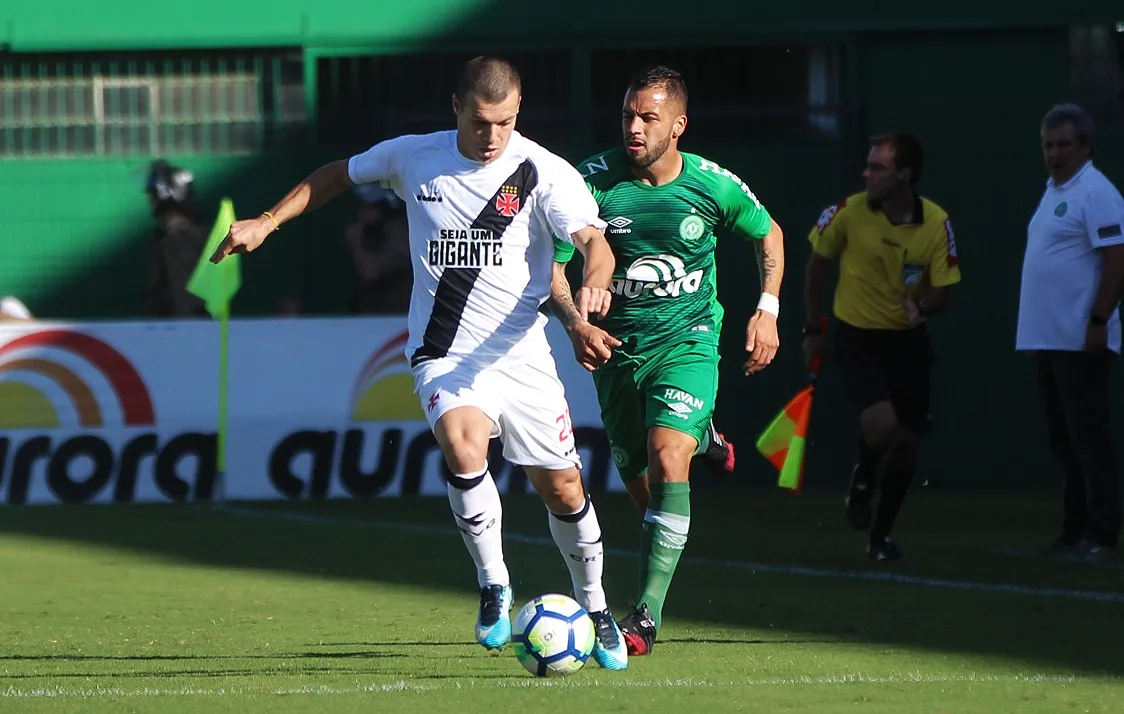 Em Santa Catarina, Chapecoense e Vasco ficam no empate por 1 a 1 pelo Brasileirão