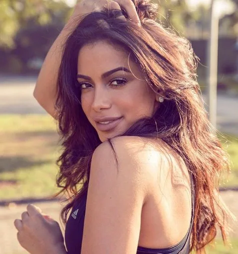 Anitta comenta possível carreira internacional