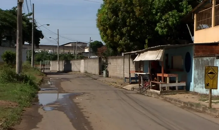 Homem é demitido, recebe rescisão e é assaltado por 'amigos' que fez em bar