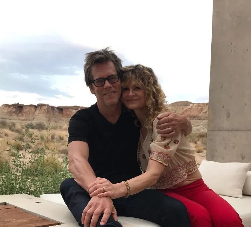 Kevin Bacon homenageia Kyra Sedgwick pelos 30 anos de casamento