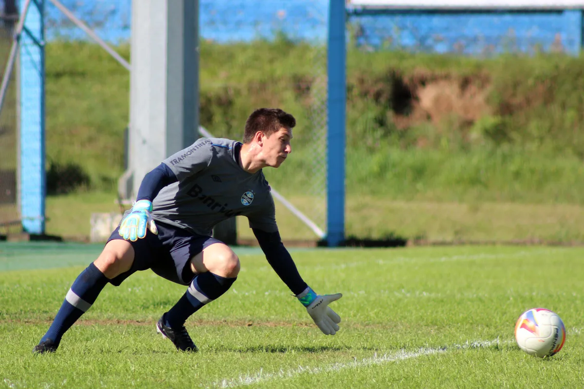 Após cirurgia, médicos descartam amputar segunda perna do goleiro Follmann