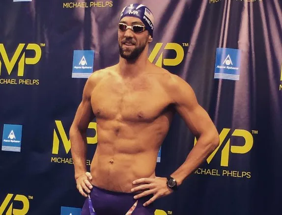 Phelps desiste de nadar também os 100m livre; Lochte avança à semifinal