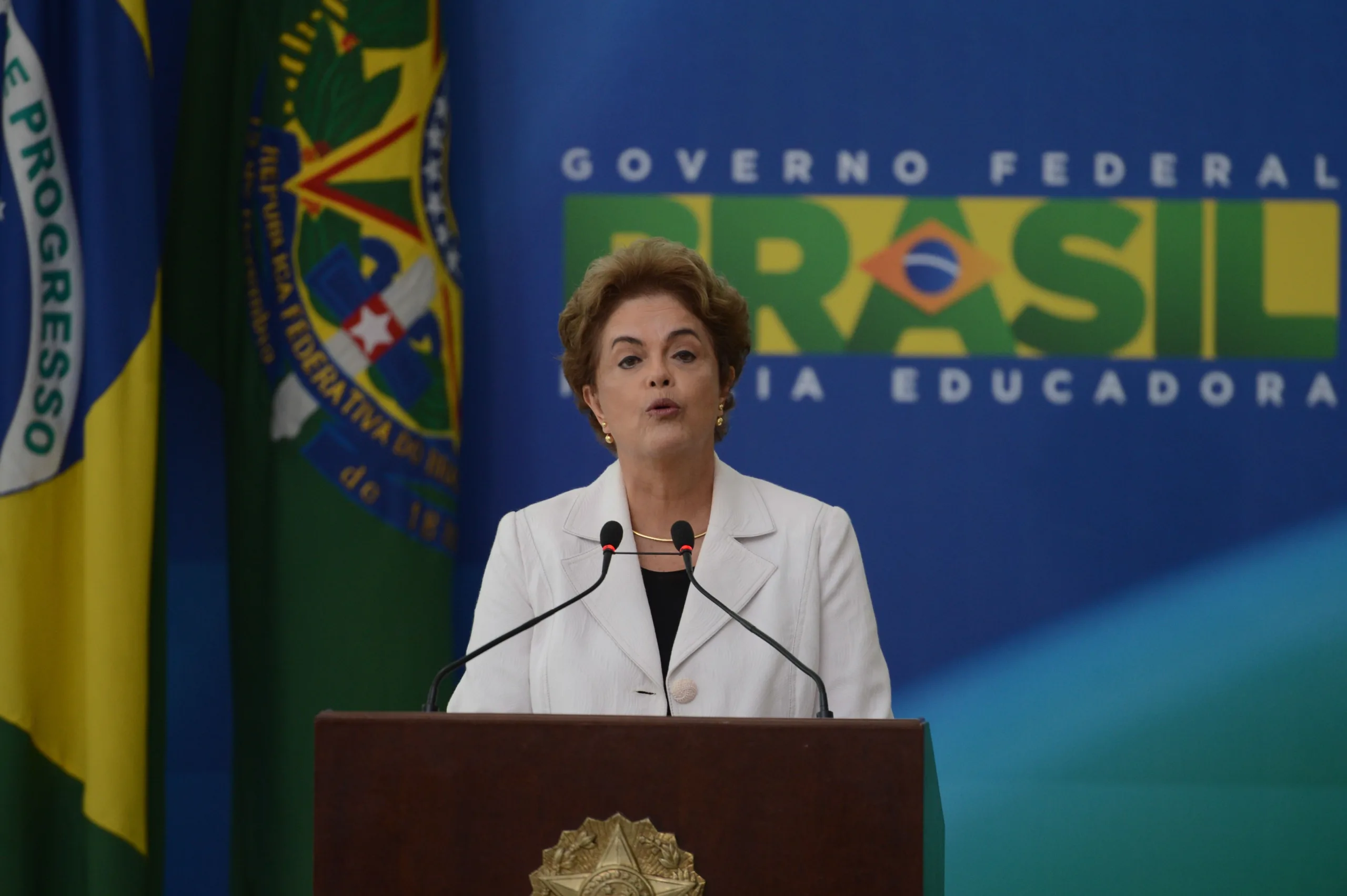 Brasília – A presidenta Dilma Rousseff durante cerimônia de posse dos ministros da Justiça, Wellington César Lima e Silva; da Advocacia-Geral da União, José Eduardo Cardozo; e da Controladoria-Geral da União, Luiz Navarro de Brito, no Palácio do Planalto (José Cruz/Agência Brasil)