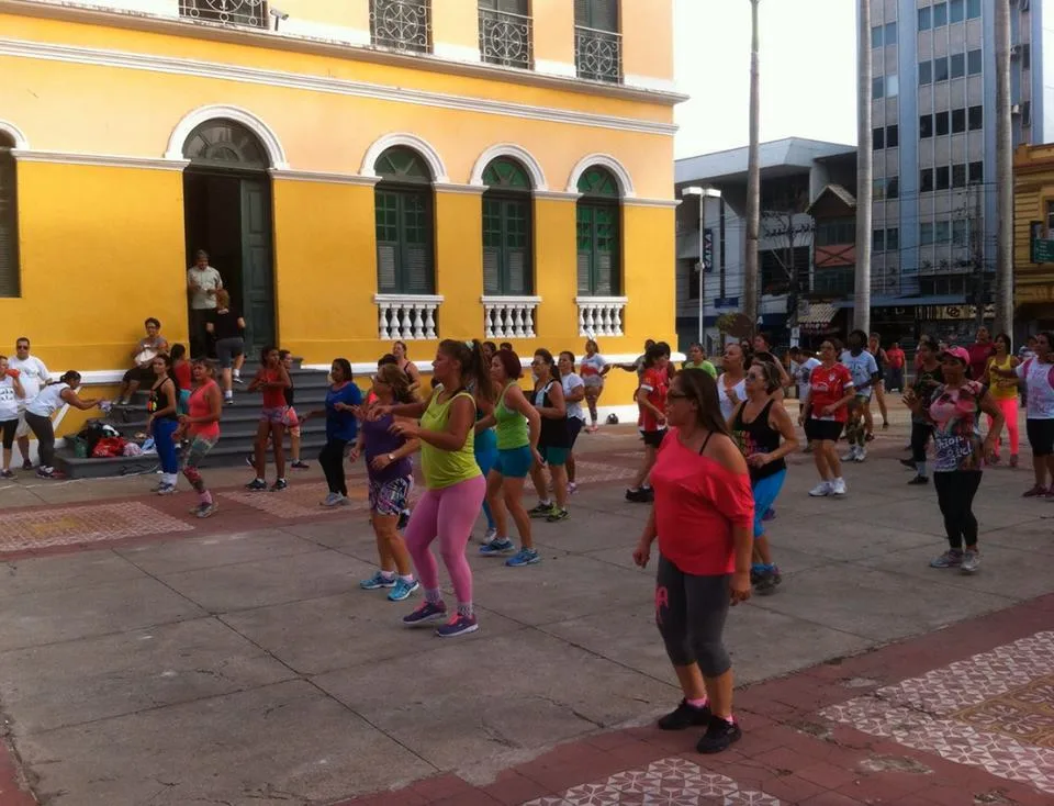 Aulão de Zumba abre a programação da passagem da Tocha Olímpica por Cachoeiro