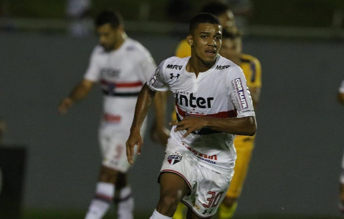 Atacante do São Paulo, Brenner é chamado por Tite para treinar com a seleção