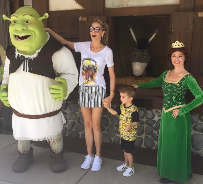 Ana Hickmann curte a Disney com a família e revela: Amo o Shrek!