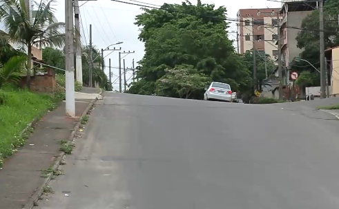 Homem é morto a tiros e outro é esfaqueado em Vila Capixaba, Cariacica