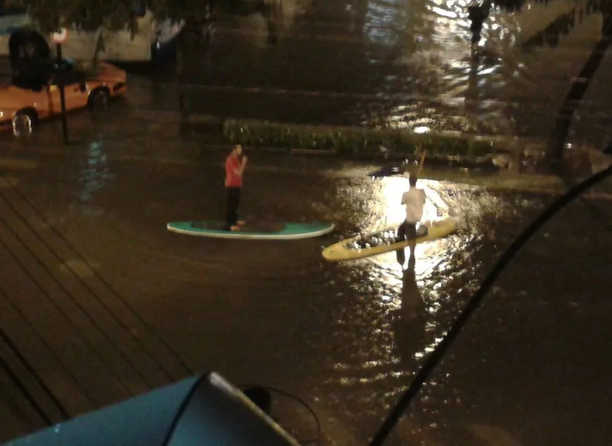 Chuva no ES: prefeitos colocam culpa dos alagamentos na população que joga lixo nas ruas