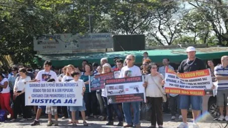 Familiares de vítimas de acidentes pedem paz no trânsito durante missa no Convento da Penha