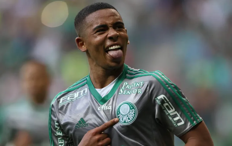 SÃO PAULO, SP – 30.08.2015: PALMERAS X JOINVILLE – O jogador Gabriel Jesus, da SE Palmeiras, comemora seu gol contra a equipe do Joinville EC, durante partida válida pela vigésima primeira rodada do Campeonato Brasileiro, Série A, na Arena Allianz Parque. (Foto: Cesar Greco / Fotoarena)