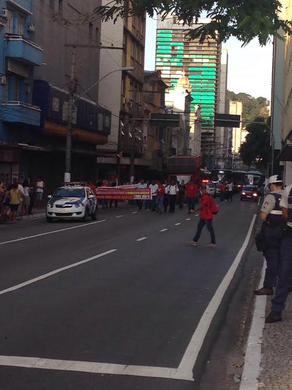 Manifestação de rodoviários deixa trânsito congestionado em Vitória