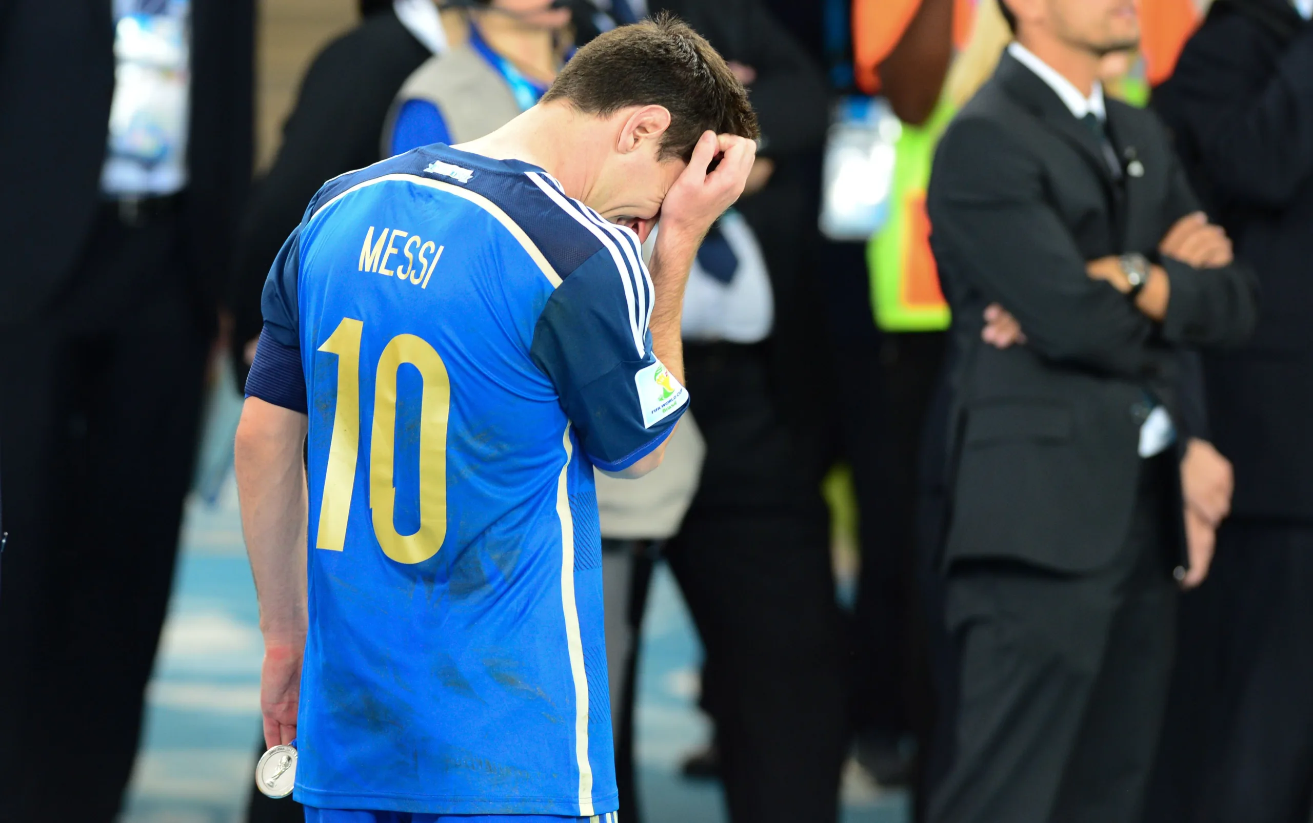 O jogador da Argentina Lionel Messi durante cerimônia de premiação da Copa do Mundo de 2014 (Marcello Casal Jr/Agência Brasil)