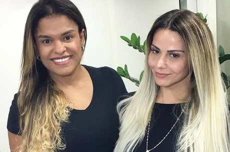 Atriz Viviane Araujo muda o look e arrasa com visual platinado