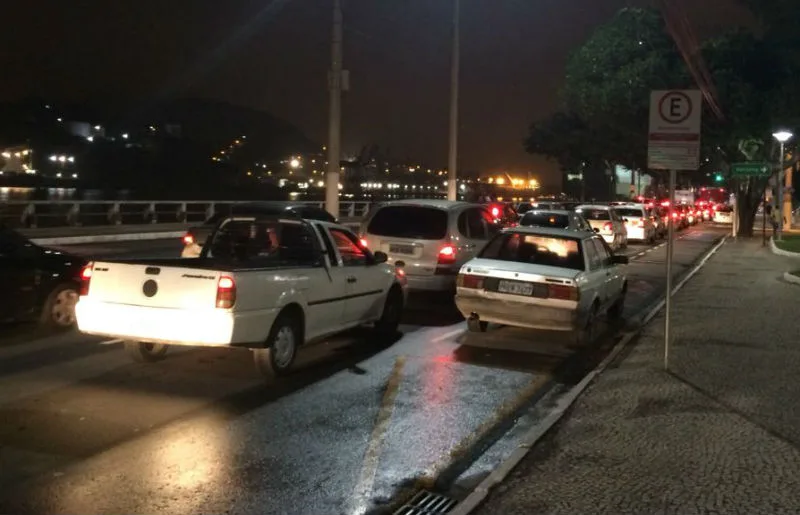 Desvios no trânsito para realização de evento provocam congestionamentos no Centro de Vitória